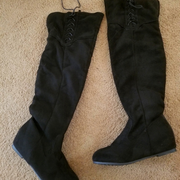 Knee high boots - Picture 1 of 3